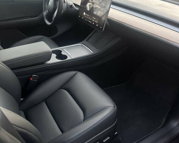 Тесла Model Y 2025 в Коломые на Automoto.ua Серый Тесла Model Y, объемом двигателя 0 л и пробегом 2 тыс. км за 34500 $, фото 12 на Automoto.ua