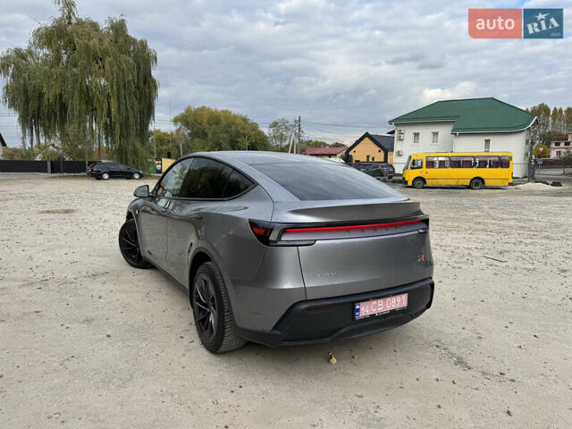 Серый Тесла Model Y, объемом двигателя 0 л и пробегом 1 тыс. км за 55000 $, фото 7 на Automoto.ua