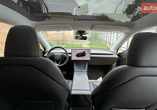 Серый Тесла Model Y, объемом двигателя 0 л и пробегом 1 тыс. км за 47000 $, фото 2 на Automoto.ua