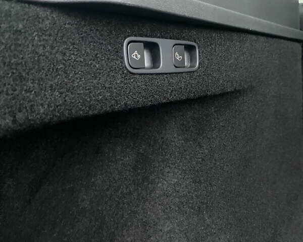 Серый Тесла Model Y, объемом двигателя 0 л и пробегом 11 тыс. км за 35500 $, фото 31 на Automoto.ua