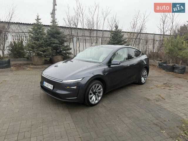 Серый Тесла Model Y, объемом двигателя 0 л и пробегом 3 тыс. км за 52000 $, фото 1 на Automoto.ua