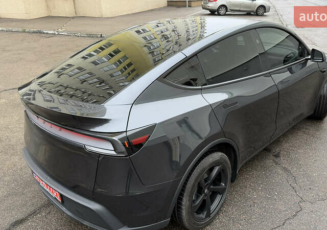 Серый Тесла Model Y, объемом двигателя 0 л и пробегом 4 тыс. км за 53500 $, фото 7 на Automoto.ua