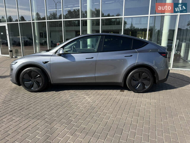 Серый Тесла Model Y, объемом двигателя 0 л и пробегом 2 тыс. км за 61900 $, фото 7 на Automoto.ua