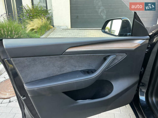 Серый Тесла Model Y, объемом двигателя 0 л и пробегом 1 тыс. км за 36700 $, фото 11 на Automoto.ua