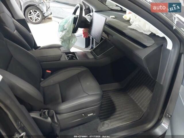Серый Тесла Model Y, объемом двигателя 0 л и пробегом 2 тыс. км за 33000 $, фото 5 на Automoto.ua