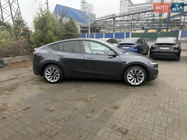 Серый Тесла Model Y, объемом двигателя 0 л и пробегом 3 тыс. км за 52000 $, фото 4 на Automoto.ua
