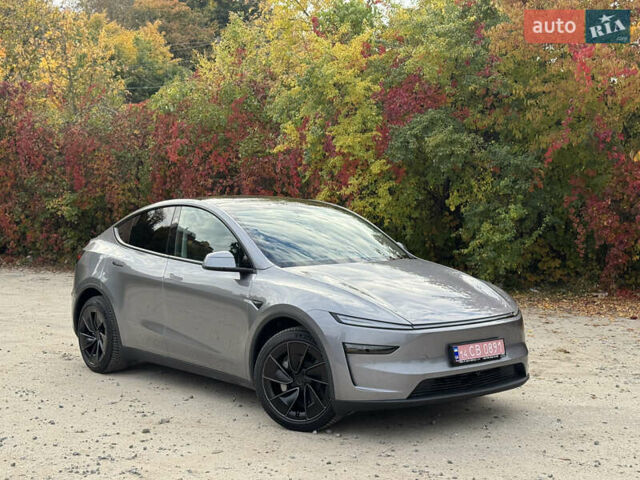 Серый Тесла Model Y, объемом двигателя 0 л и пробегом 1 тыс. км за 55000 $, фото 4 на Automoto.ua