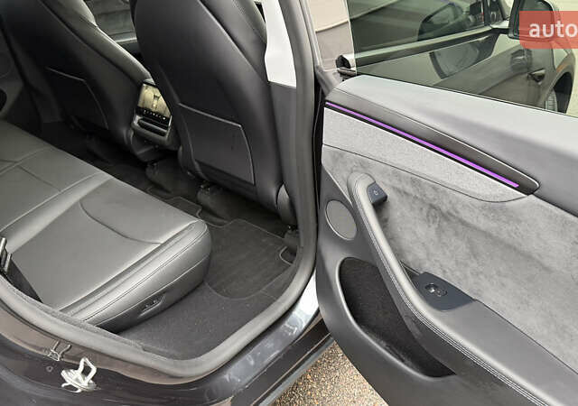 Серый Тесла Model Y, объемом двигателя 0 л и пробегом 4 тыс. км за 53500 $, фото 33 на Automoto.ua