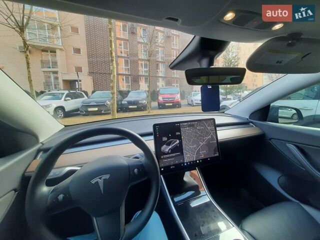 Серый Тесла Model Y, объемом двигателя 0 л и пробегом 130 тыс. км за 20800 $, фото 4 на Automoto.ua