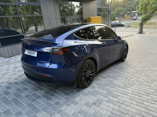Синий Тесла Model Y, объемом двигателя 0 л и пробегом 45 тыс. км за 32500 $, фото 1 на Automoto.ua