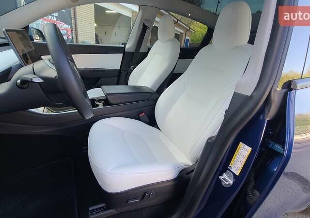 Синій Тесла Model Y, об'ємом двигуна 0 л та пробігом 110 тис. км за 24900 $, фото 12 на Automoto.ua