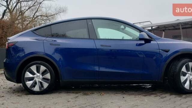 Синий Тесла Model Y, объемом двигателя 0 л и пробегом 261 тыс. км за 19600 $, фото 1 на Automoto.ua