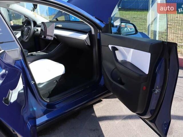 Синий Тесла Model Y, объемом двигателя 0 л и пробегом 70 тыс. км за 25500 $, фото 43 на Automoto.ua