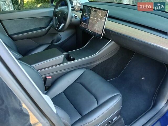 Синий Тесла Model Y, объемом двигателя 0 л и пробегом 65 тыс. км за 25000 $, фото 15 на Automoto.ua