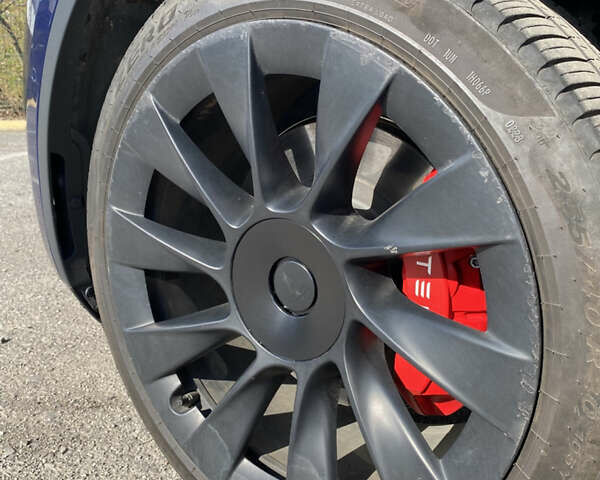 Синий Тесла Model Y, объемом двигателя 0 л и пробегом 190 тыс. км за 22300 $, фото 9 на Automoto.ua