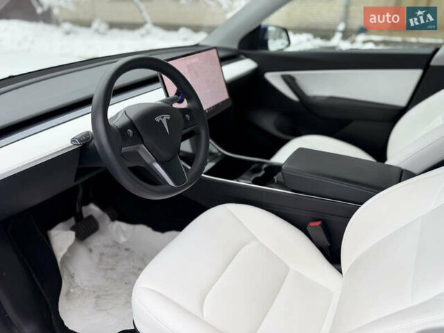Синий Тесла Model Y, объемом двигателя 0 л и пробегом 63 тыс. км за 27000 $, фото 13 на Automoto.ua