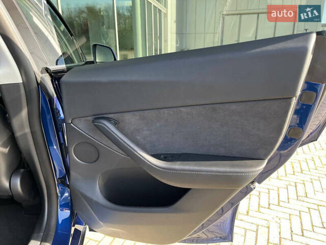 Синий Тесла Model Y, объемом двигателя 0 л и пробегом 35 тыс. км за 30100 $, фото 24 на Automoto.ua