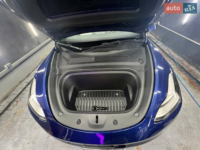Синий Тесла Model Y, объемом двигателя 0 л и пробегом 126 тыс. км за 22500 $, фото 15 на Automoto.ua