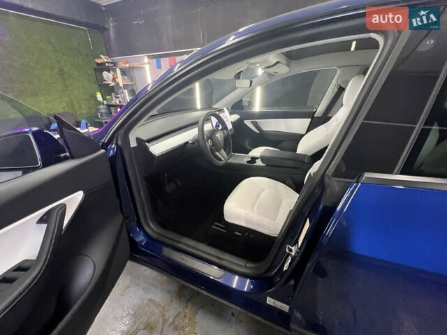 Синий Тесла Model Y, объемом двигателя 0 л и пробегом 126 тыс. км за 22500 $, фото 11 на Automoto.ua