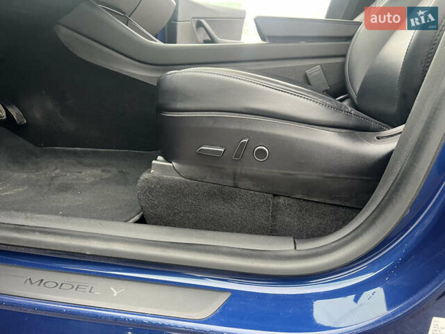 Синий Тесла Model Y, объемом двигателя 0 л и пробегом 125 тыс. км за 25997 $, фото 13 на Automoto.ua
