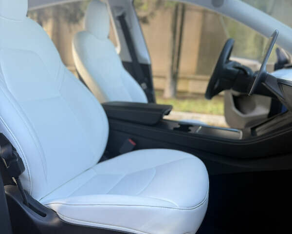 Синий Тесла Model Y, объемом двигателя 0 л и пробегом 97 тыс. км за 26500 $, фото 25 на Automoto.ua