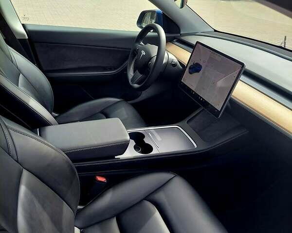 Синій Тесла Model Y, об'ємом двигуна 0 л та пробігом 28 тис. км за 29999 $, фото 4 на Automoto.ua