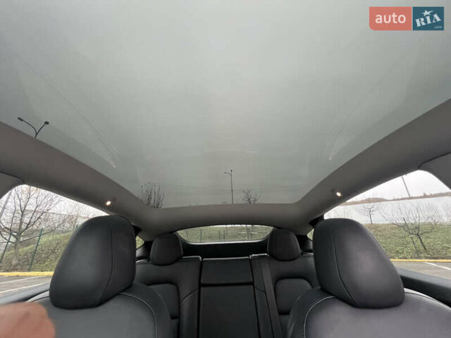 Синий Тесла Model Y, объемом двигателя 0 л и пробегом 125 тыс. км за 25997 $, фото 3 на Automoto.ua