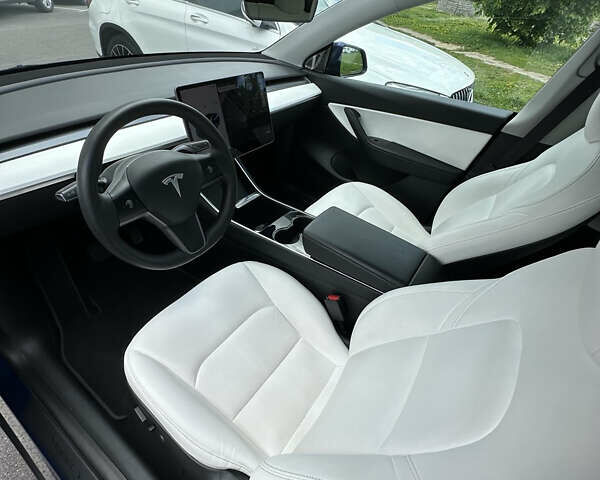 Синій Тесла Model Y, об'ємом двигуна 0 л та пробігом 46 тис. км за 27999 $, фото 1 на Automoto.ua