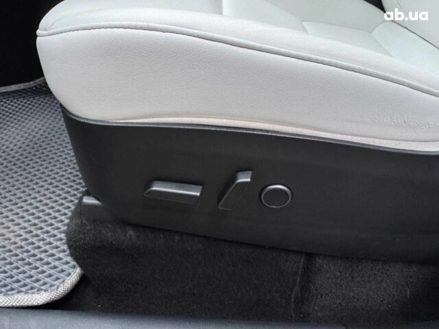 Тесла Model Y 2021 в Киеве на Automoto.ua Синий Тесла Model Y, объемом двигателя 0 л и пробегом 86 тыс. км за 19390 $, фото 13 на Automoto.ua