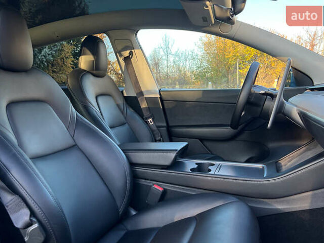 Синий Тесла Model Y, объемом двигателя 0 л и пробегом 72 тыс. км за 25750 $, фото 17 на Automoto.ua