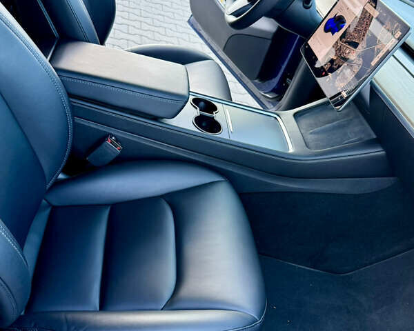 Синий Тесла Model Y, объемом двигателя 0 л и пробегом 48 тыс. км за 27500 $, фото 10 на Automoto.ua