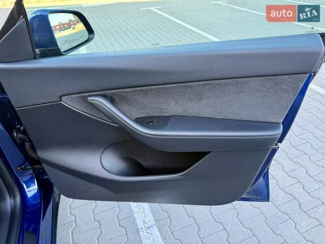 Синий Тесла Model Y, объемом двигателя 0 л и пробегом 48 тыс. км за 27500 $, фото 12 на Automoto.ua