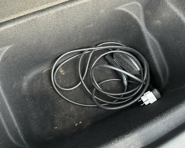 Синий Тесла Model Y, объемом двигателя 0 л и пробегом 123 тыс. км за 22000 $, фото 20 на Automoto.ua