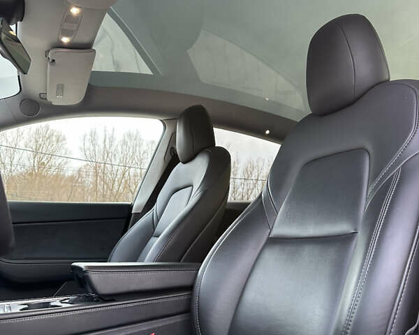 Синий Тесла Model Y, объемом двигателя 0 л и пробегом 120 тыс. км за 23900 $, фото 13 на Automoto.ua