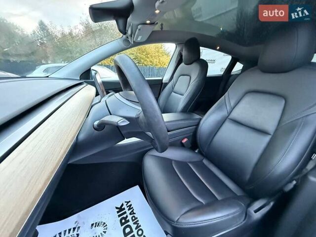 Тесла Model Y 2021 у Луцьку на Automoto.ua Синій Тесла Model Y, об'ємом двигуна 0 л та пробігом 145 тис. км за 18900 $, фото 14 на Automoto.ua