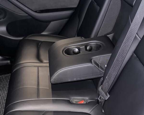 Синий Тесла Model Y, объемом двигателя 0 л и пробегом 20 тыс. км за 40000 $, фото 7 на Automoto.ua