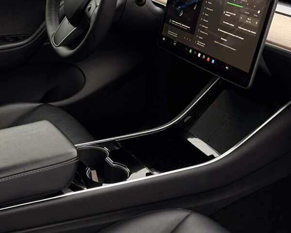 Синий Тесла Model Y, объемом двигателя 0 л и пробегом 93 тыс. км за 18800 $, фото 4 на Automoto.ua