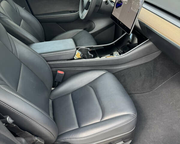 Синий Тесла Model Y, объемом двигателя 0 л и пробегом 83 тыс. км за 24999 $, фото 21 на Automoto.ua