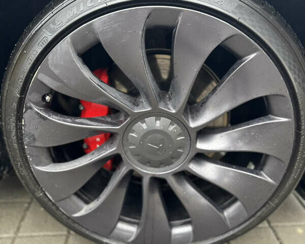 Синий Тесла Model Y, объемом двигателя 0 л и пробегом 85 тыс. км за 24200 $, фото 12 на Automoto.ua