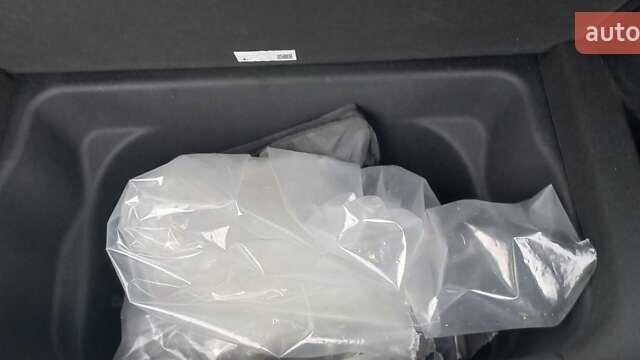 Синий Тесла Model Y, объемом двигателя 0 л и пробегом 74 тыс. км за 26500 $, фото 9 на Automoto.ua