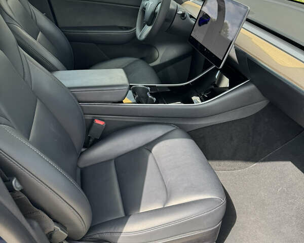 Синий Тесла Model Y, объемом двигателя 0 л и пробегом 83 тыс. км за 24999 $, фото 22 на Automoto.ua