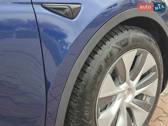 Синий Тесла Model Y, объемом двигателя 0 л и пробегом 99 тыс. км за 25500 $, фото 14 на Automoto.ua