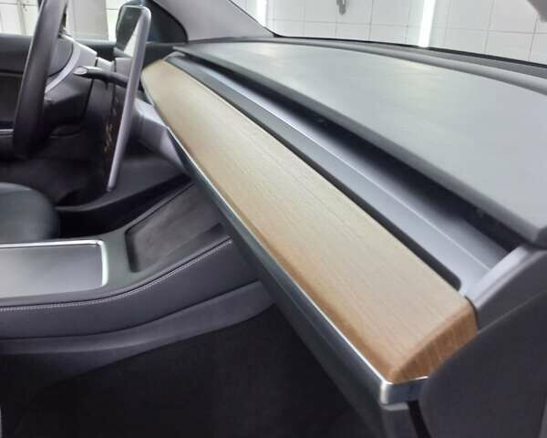 Синий Тесла Model Y, объемом двигателя 0 л и пробегом 91 тыс. км за 25850 $, фото 16 на Automoto.ua