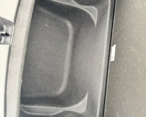 Синий Тесла Model Y, объемом двигателя 0 л и пробегом 63 тыс. км за 27000 $, фото 14 на Automoto.ua