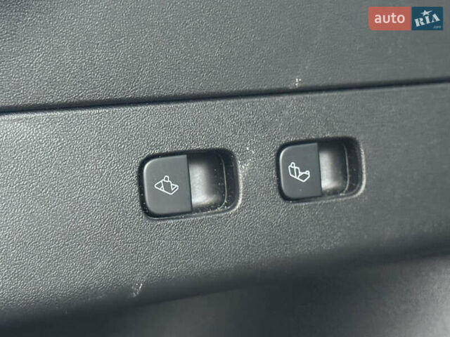 Синий Тесла Model Y, объемом двигателя 0 л и пробегом 88 тыс. км за 31990 $, фото 23 на Automoto.ua