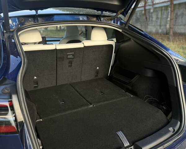 Синий Тесла Model Y, объемом двигателя 0 л и пробегом 97 тыс. км за 26500 $, фото 19 на Automoto.ua