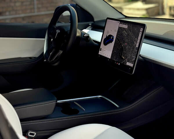 Тесла Model Y 2021 в Белой Церкве на Automoto.ua Синий Тесла Model Y, объемом двигателя 0 л и пробегом 76 тыс. км за 26500 $, фото 10 на Automoto.ua