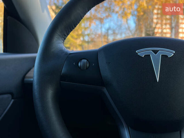 Синий Тесла Model Y, объемом двигателя 0 л и пробегом 72 тыс. км за 25750 $, фото 11 на Automoto.ua