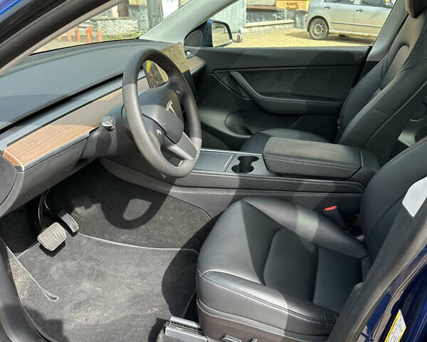 Синий Тесла Model Y, объемом двигателя 0 л и пробегом 35 тыс. км за 22500 $, фото 11 на Automoto.ua