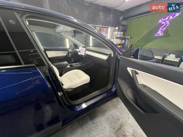 Синий Тесла Model Y, объемом двигателя 0 л и пробегом 126 тыс. км за 22500 $, фото 9 на Automoto.ua